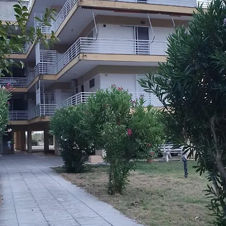 Atlantida アパート アスプロヴァルタ